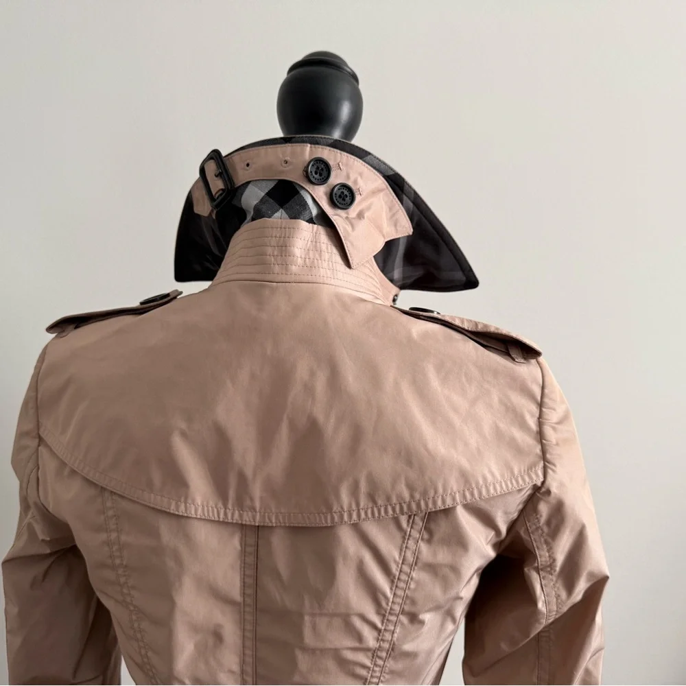 New Burberry Trench Coat Size 2 - Picture 13 of 16